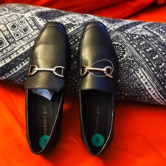 NEW Madden Girl flat shoe, size 8 - Picture 1 of 10